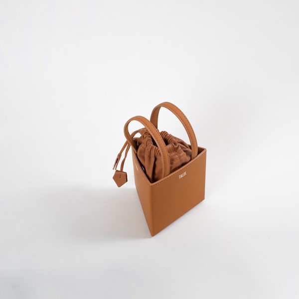 Picture of SMALL TRIANGLE BAG TAN, Picture 2